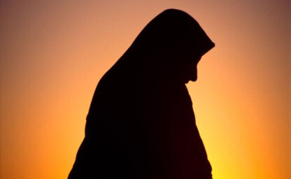 شبهة: لماذا فرض الله الحجاب على المرأة دون الرجل؟ | مرابط